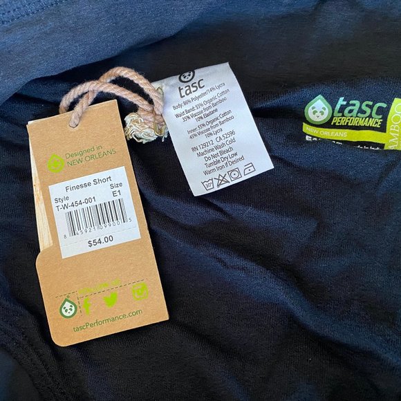TASC PERFORMANCE FINESSE SHORT NWT - Picture 3 of 4